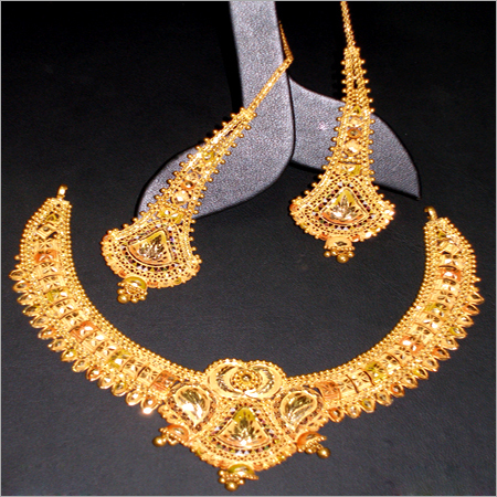 Gold-Necklace-Sets